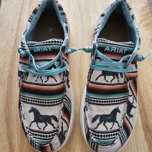 Ariat Hilo Serape Horse Print Slip On Shoes Size 9B Western Casual